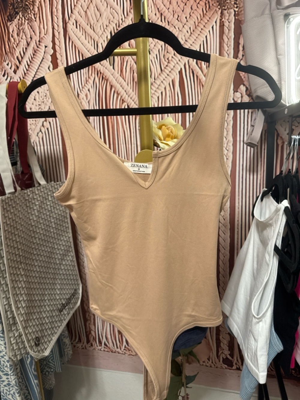 Zenana Outfitters Beige V‑Neck Sleeveless Bodysuit